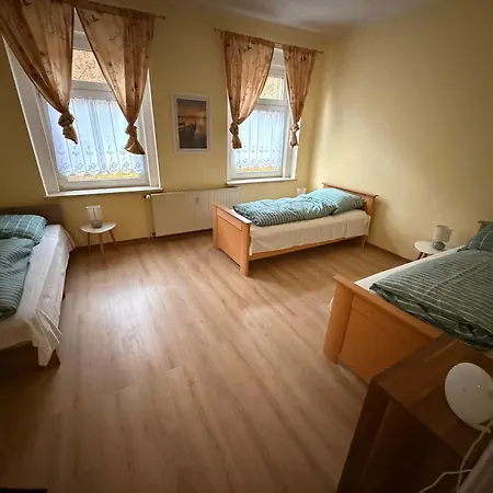 شقة Goldener Drache Adorf